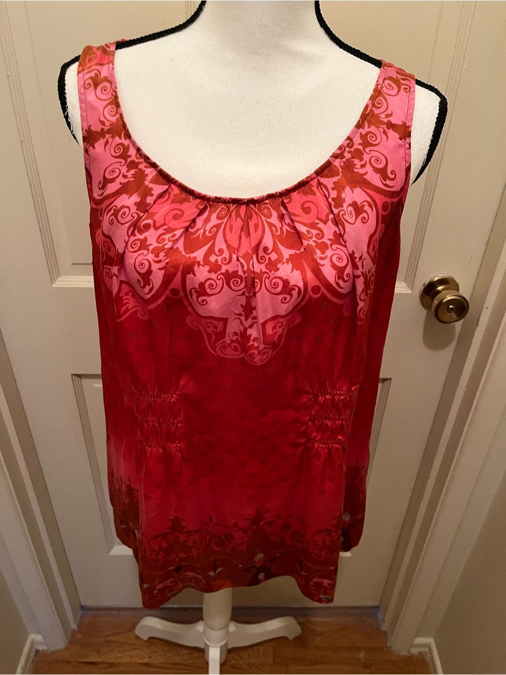 Women’s CABI Mini Blouse Top 100%Silk Sleeveless Floral Red  SIZE L